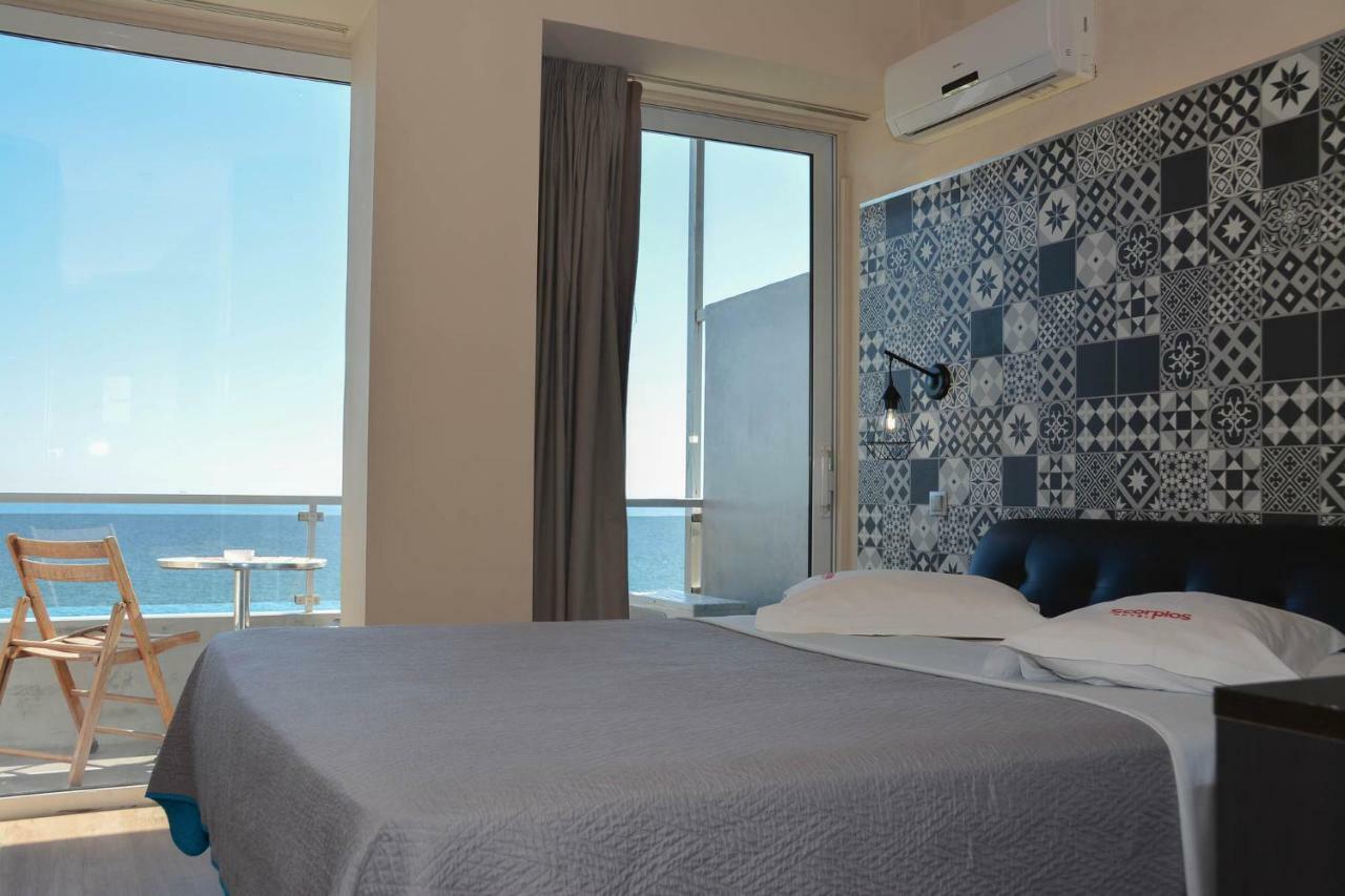 Scorpios Sea Side Hotel Pireo Esterno foto